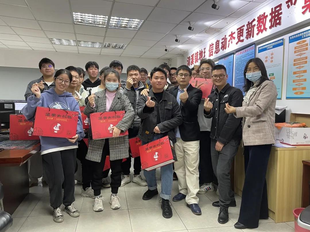 走访慰问，年货上门，龙8头号玩家集团多项举措确保项目部员工“就地”过好年！