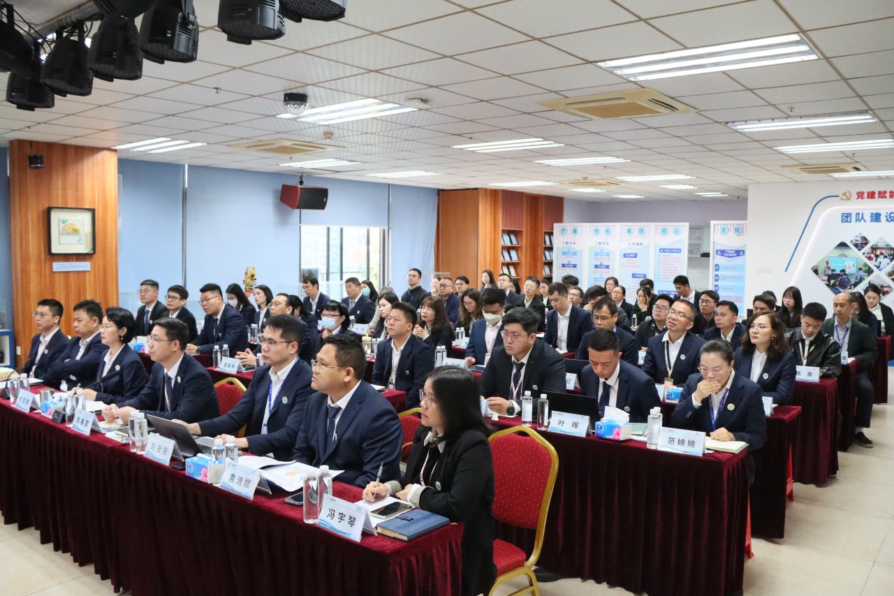 走过这一年，我们更有底气向前丨龙8头号玩家集团 2025 年终总结大会